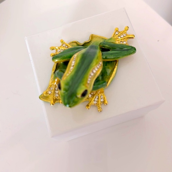 Gold with Crystals Frog Enamel Tricket Box NWT - Picture 3 of 7